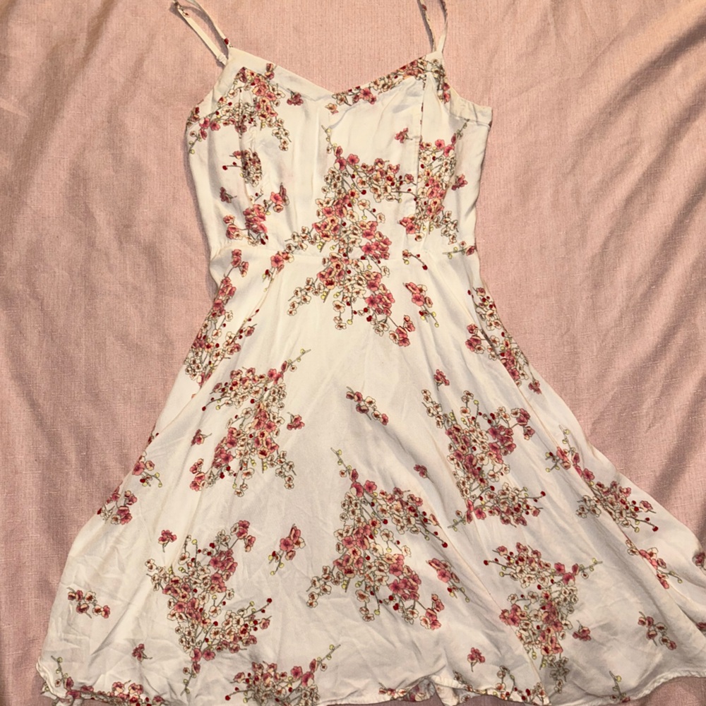 Light pink and white floral dress!